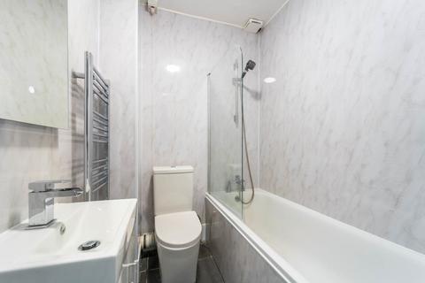 1 bedroom apartment to rent, The Broadway, Crouch End, London