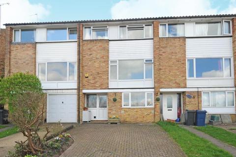 3 bedroom townhouse to rent - Fair Leas,  Chesham,  HP5