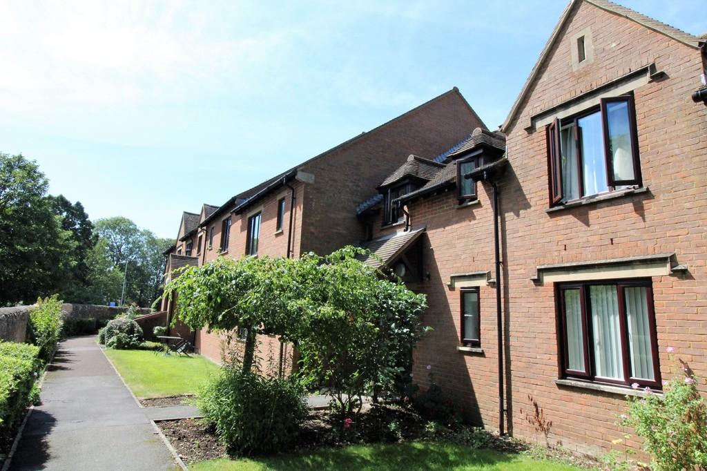 Parsonage Court, Highworth 1 bed apartment £114,000