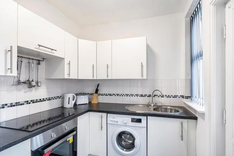 1 bedroom in a house share to rent - 1 bedroom End of Terrace House Share in Firth Park