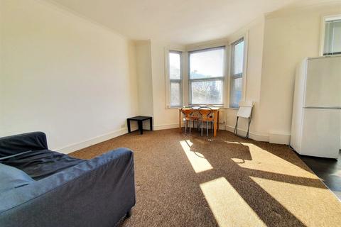 1 bedroom flat to rent, Church lane, Harringay