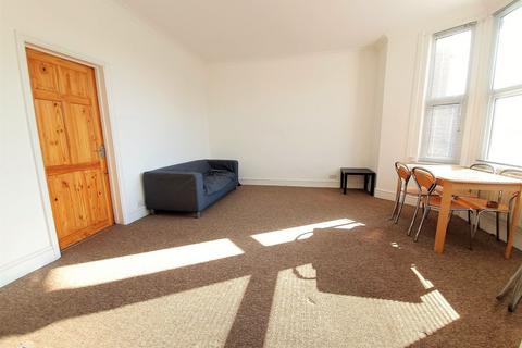 1 bedroom flat to rent, Church lane, Harringay