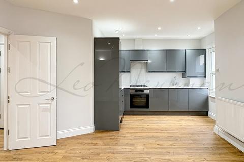 2 bedroom flat to rent, Lindore Road, Clapham, SW11
