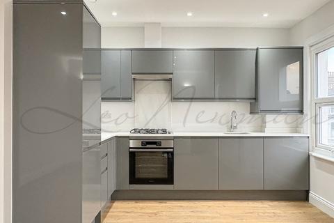 2 bedroom flat to rent, Lindore Road, Clapham, SW11