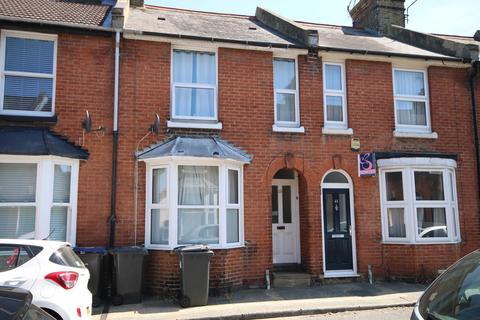 3 bedroom terraced house to rent, York Road, Canterbury CT1