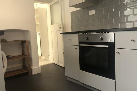 3 bedroom terraced house to rent, York Road, Canterbury CT1