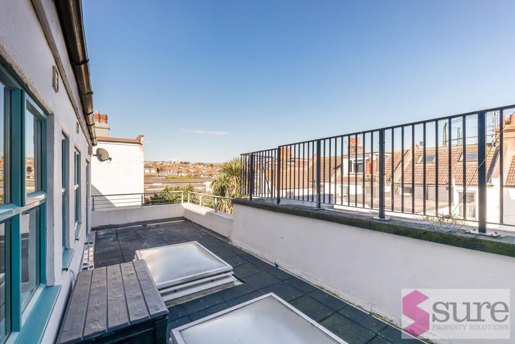 Apartment in Brighton - View 3