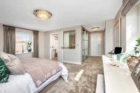 5 bedroom detached house for sale - Marham Park, Bury St Edmunds