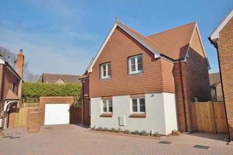 4 bedroom detached house to rent, Winchester