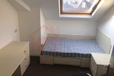 4 bedroom flat to rent - Headingley , Leeds LS6