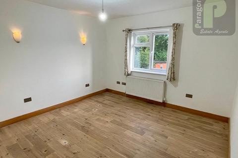 2 bedroom flat to rent, Gunnersbury Avenue, Ealing, W5