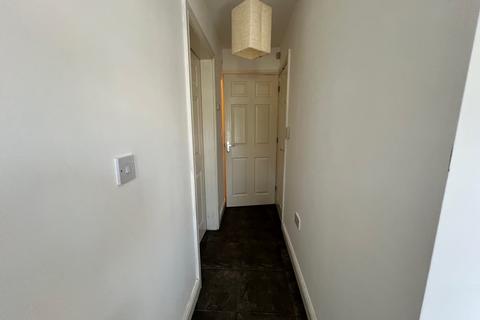 3 bedroom detached house to rent, Fibbersley Bank, Willenhall WV13