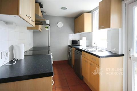 3 bedroom end of terrace house to rent, Walnut Tree Close, Guildford, Surrey, GU1