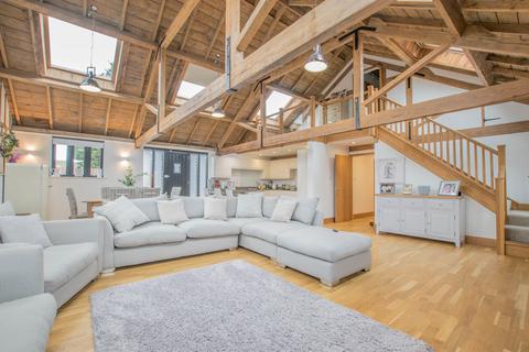 4 bedroom barn conversion to rent, Hailey Lane, Hertford SG13