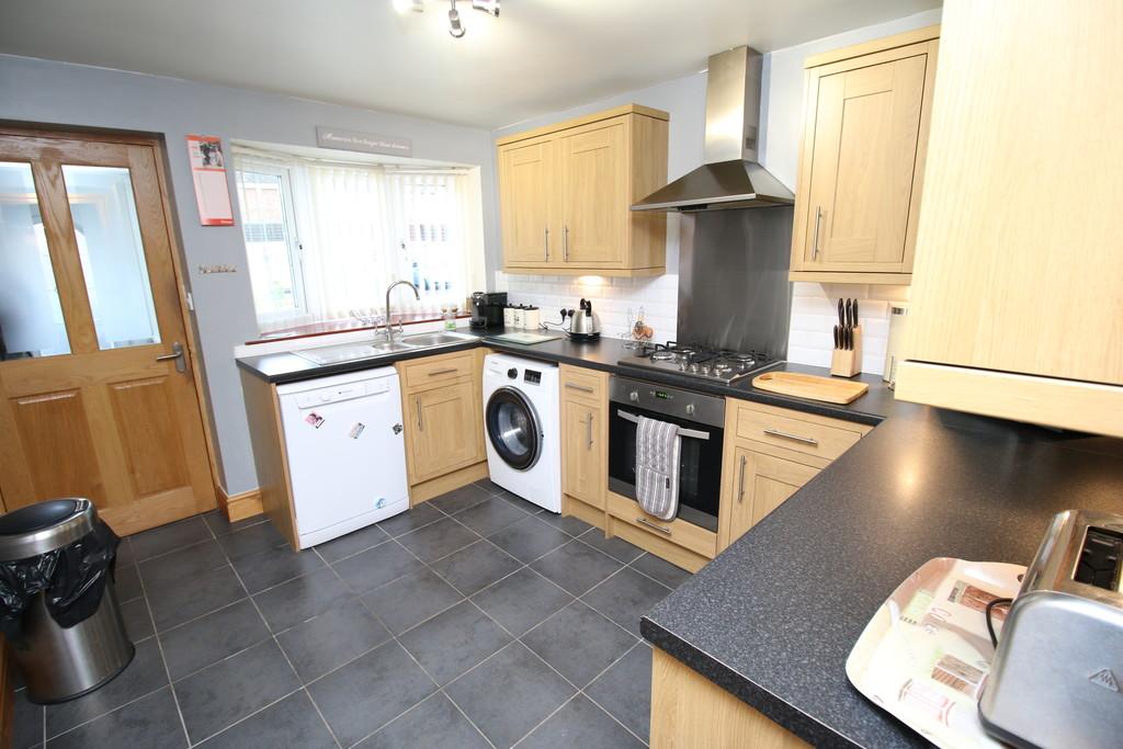 Joseph Luckman Road, Bedworth 3 bed terraced house £174,950
