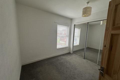 2 bedroom end of terrace house to rent - Chapel Street, Wakefield
