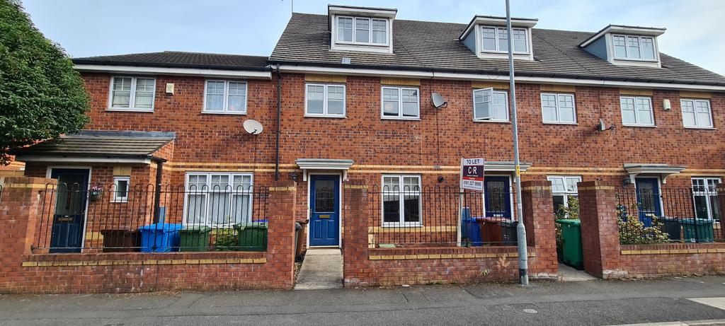 3 bedroom Town House for rent
