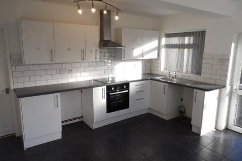 2 bedroom semi-detached house to rent, Byron Avenue Sprotbrough Road, Doncaster, DN5