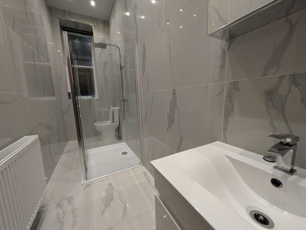 Apartment in Woodlands - View 3