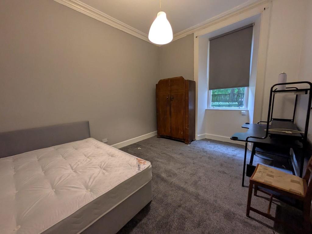 Apartment in Woodlands - View 4