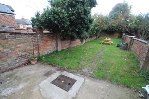 6 bedroom semi-detached house to rent, Iffley Road, Oxford