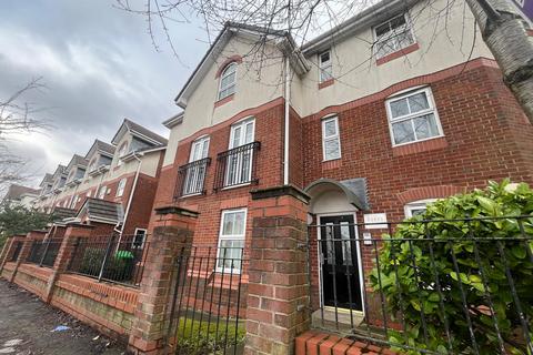 2 bedroom apartment to rent, Parrs Wood Road M20