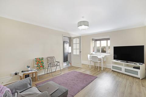 2 bedroom apartment to rent, The Chequers, Buckhurst Hill, IG9