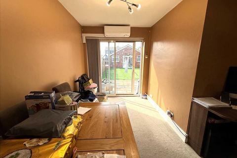 3 bedroom semi-detached house for sale, Willowbrook Road, Stanwell