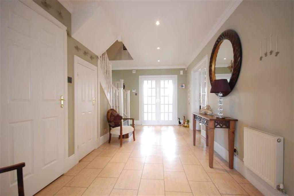 11 Doonvale Drive, Alloway, Ayr, KA6 6EF 5 bed detached house £460,000