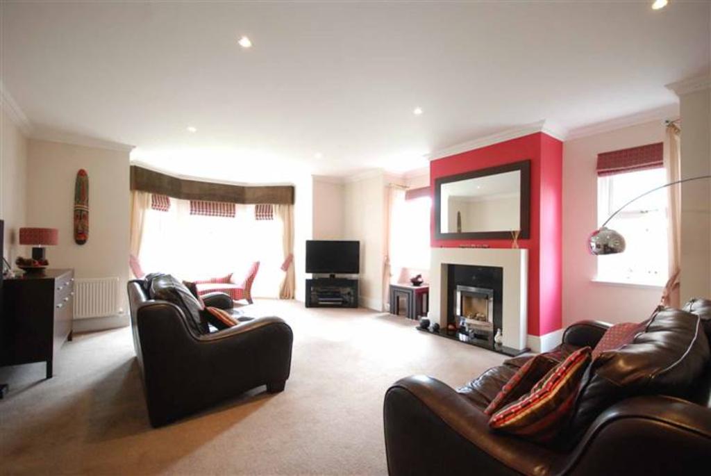 11 Doonvale Drive, Alloway, Ayr, KA6 6EF 5 bed detached house £460,000