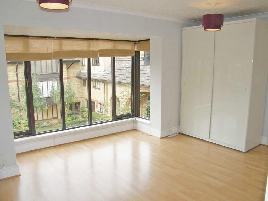 Bedroom/Sitting Room