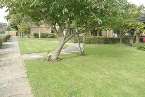 Studio to rent, Lygean Avenue, Ware SG12