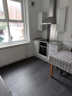 1 bedroom in a house share to rent, Mundella Terrace, Heaton, Newcastle upon Tyne NE6