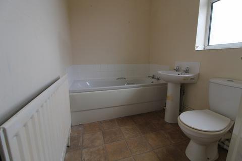 2 bedroom end of terrace house to rent, Clinton Terrace, Gainsborough