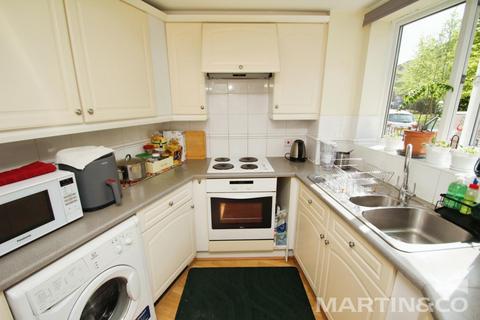 2 bedroom apartment to rent, Rookes Crescent, Chelmsford