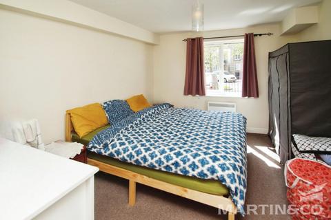 2 bedroom apartment to rent, Rookes Crescent, Chelmsford