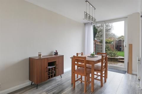 2 bedroom terraced house to rent, Silkham Road, Oxted, Surrey, RH8