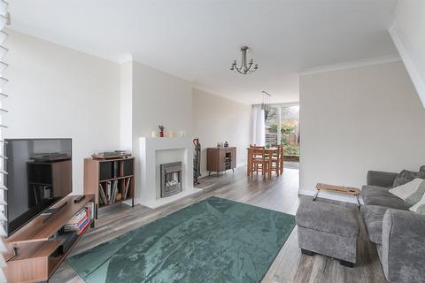 2 bedroom terraced house to rent, Silkham Road, Oxted, Surrey, RH8