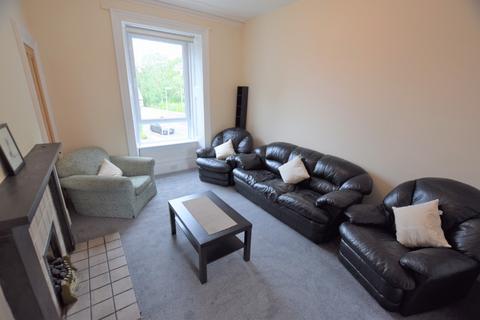 4 bedroom flat to rent, Loanhead Place, Rosemount, Aberdeen, AB25