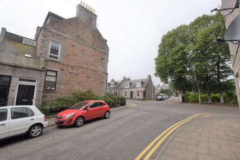 4 bedroom flat to rent, Loanhead Place, Rosemount, Aberdeen, AB25