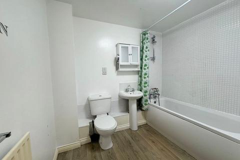 2 bedroom ground floor flat to rent, Apartment 2 51-55, Cornishway, Manchester, M22