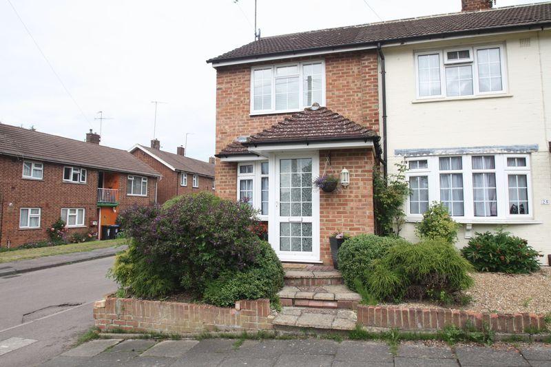 Acorn Road, Hemel Hempstead 2 bed end of terrace house £275,000