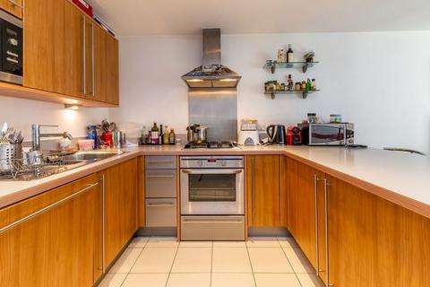 2 bedroom flat to rent, N7