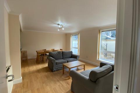 3 bedroom flat to rent, Hopetoun Crescent, Broughton, Edinburgh, EH7