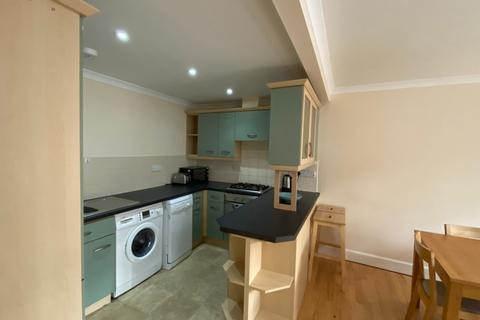3 bedroom flat to rent, Hopetoun Crescent, Broughton, Edinburgh, EH7