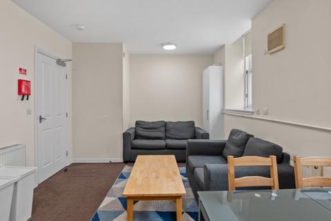 5 bedroom flat to rent, South Bridge, Central, Edinburgh, EH1