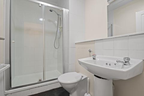 5 bedroom flat to rent, South Bridge, Central, Edinburgh, EH1
