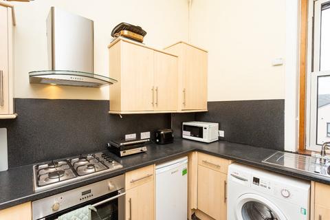 3 bedroom flat to rent, Merchiston Avenue, Polwarth, Edinburgh, EH10