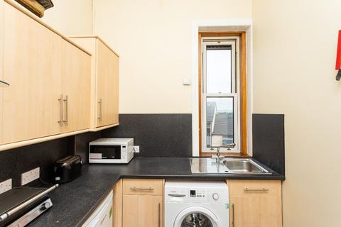 3 bedroom flat to rent, Merchiston Avenue, Polwarth, Edinburgh, EH10