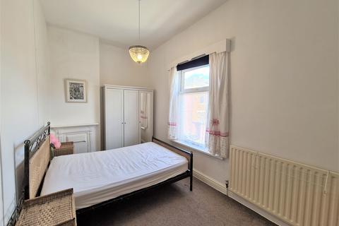 2 bedroom end of terrace house to rent, Plover Street, Preston PR1